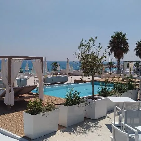 Mercure Loubet Ξενοδοχείο 4*